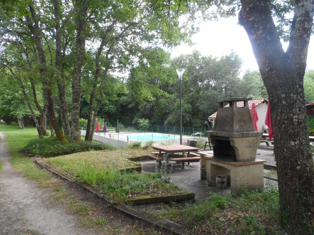 Les Chalets Du Gelat, Nature Et Calme Noaillan Exterior foto